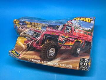 USZKODZONY Chevrolet Blazer Pulldozer Revell 14532